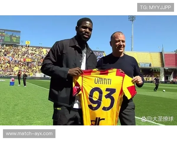 足球球星二次元风格创作展现球场英雄别样魅力与个性